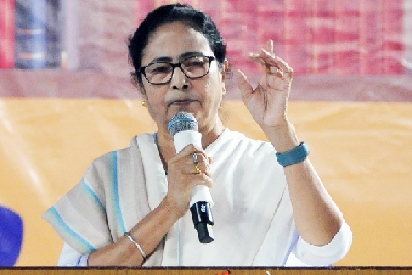 Mamata Banerjee sees through her ears: VBU on Amartya Sen land row