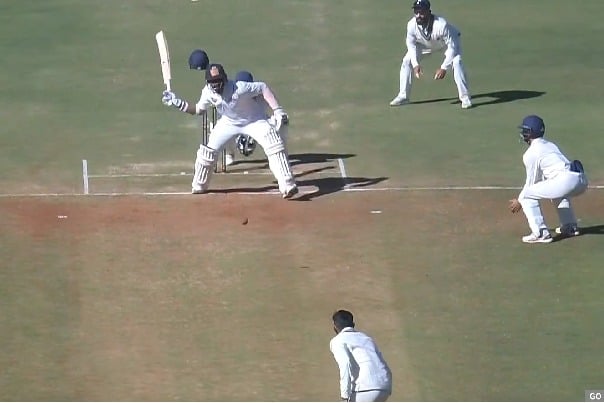 batting with one hand Vihari played this shot