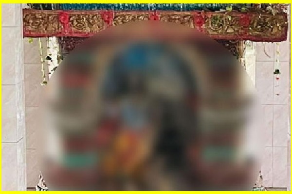 Miscreants vandalise idols at 12 Hindu temples in Bangladesh 