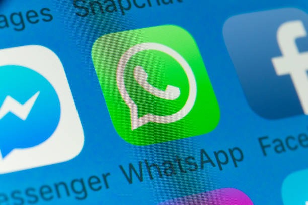 Whatsapp brings new feature to send 100 media files at a time 