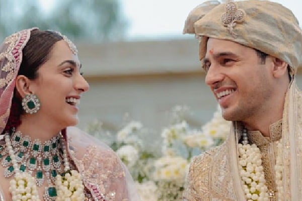 Kiara Advani And Sidharth Malhotra Shared their Wedding Pics 