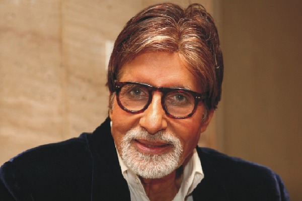 Amitabh Bachchan shares throwback story of rat climbed into his pants in movie theater