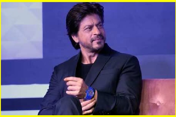  Shah Rukh Khan wears watch worth Nearly Rs 5 Cr 