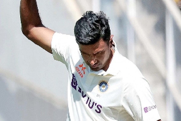 1st Test, Day 3: Ashwin the destroyer as Australia out for 91, India win by innings & 132 runs