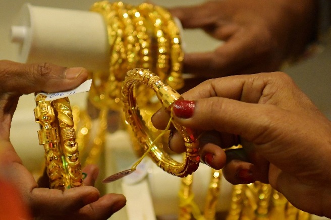 Car driver decamps with Rs 7 cr jewellery in Hyderabad