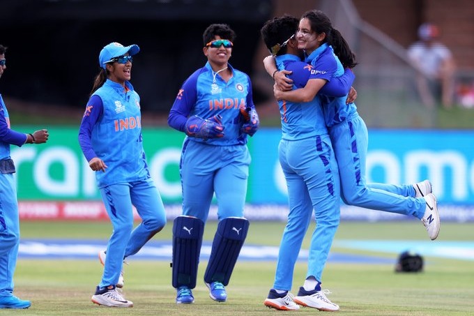 Team India eves enters into semis in T20 World Cup
