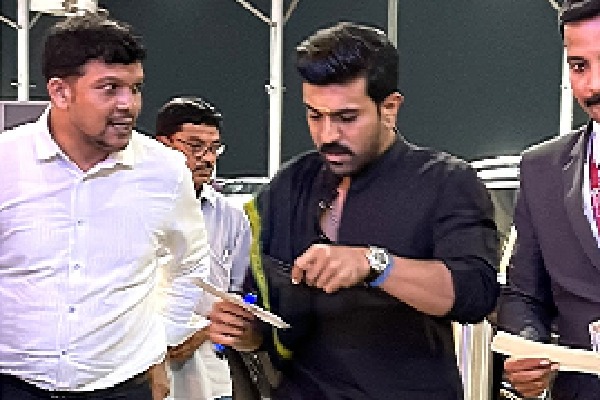 Ram Charan spotted barefoot in black ethnic look at airport as he leaves for US ahead of Oscars 2023