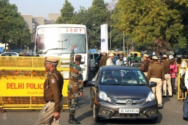 Delhi Police release 36 detained AAP leaders