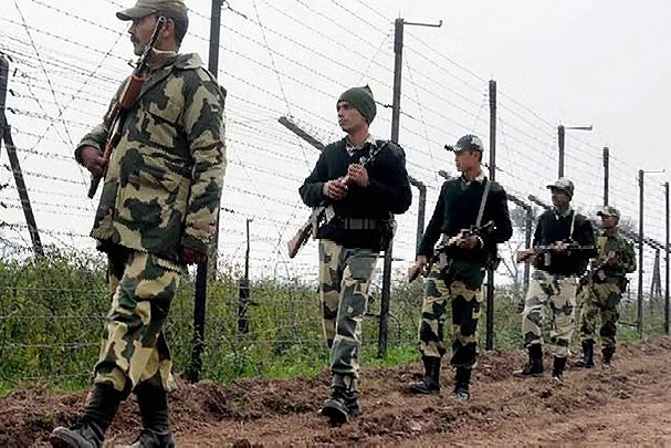 BSF jawans attacked by bangladesh villagers at Nirmalchar outpost