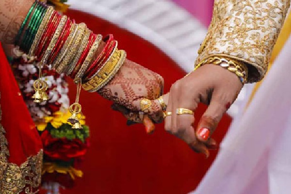 Bihar Man marries wife of another man who eloped with his wife 