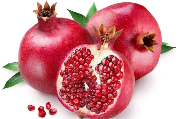3 pomegranates a day keep heart diseases away Heres how