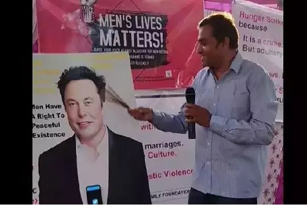 Bengaluru men worship Elon Musk with agarbatti in viral video