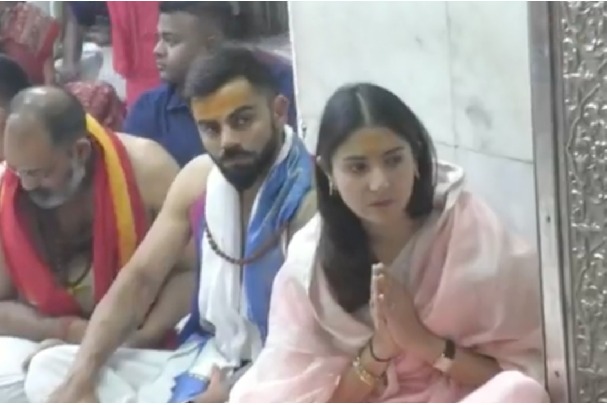 Anushka Sharma Virat Kohli Visit Mahakaleshwar Temple In Ujjain