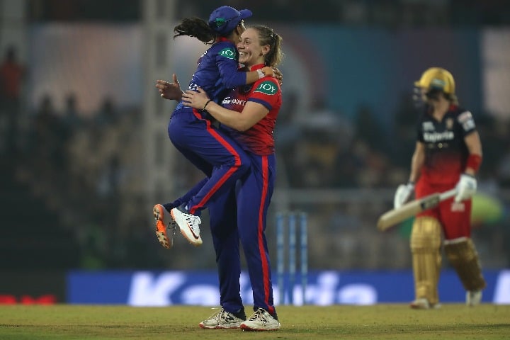 Tara Norris claims five wickets as Delhi Capitals beat RCB