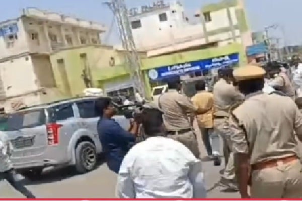 Clashes between TDP and YCP supporters in Ananatapur