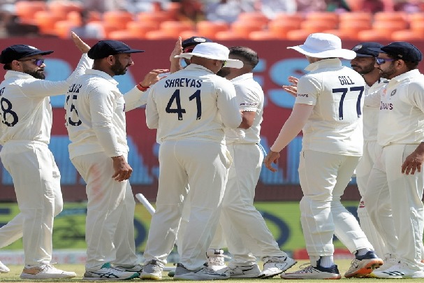 4th Test, Day 1: Ashwin, Shami pick a wicket each as Australia reach 75/2