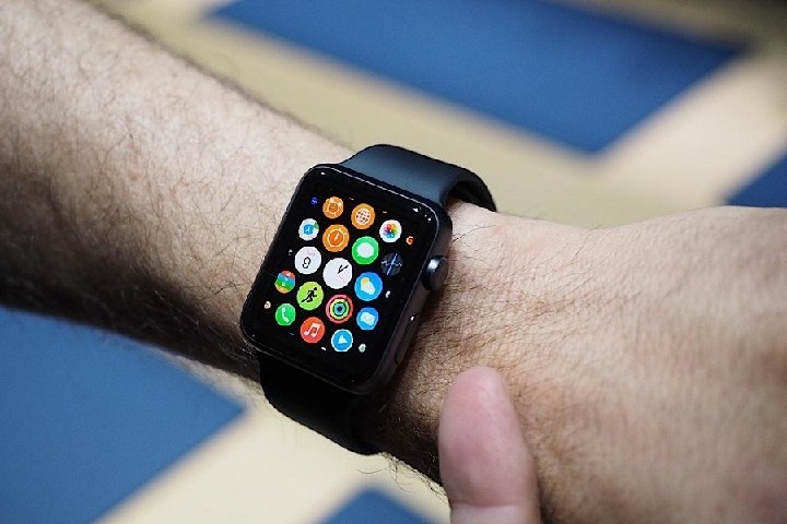 Apple Watch saves life of a 36 year old user suffering from heart condition