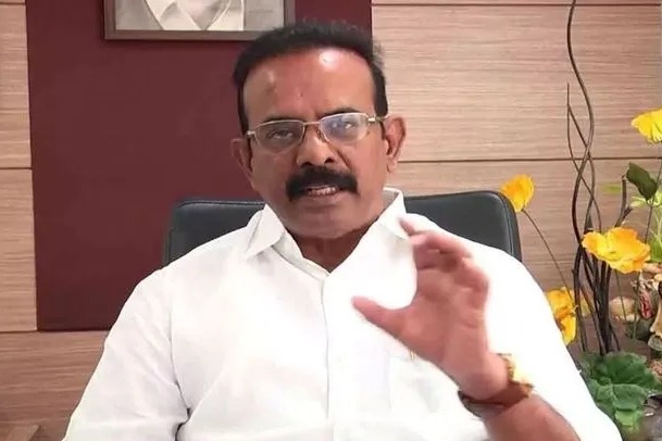 bjp leader and former mp boora narsaiah goud sensational comments on liqour scam in telangana