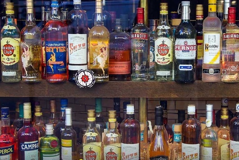 delhi current liquor policy extended by 6 months