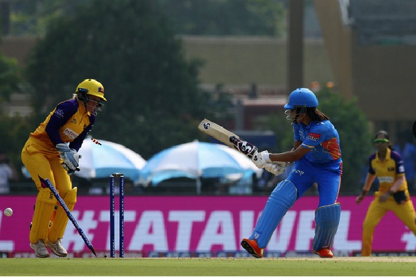 UP Warriorz restricts Mumbai Indians for a low score 