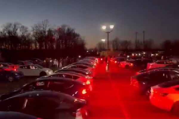 Tesla cars lighting show for Naatu Naatu song 
