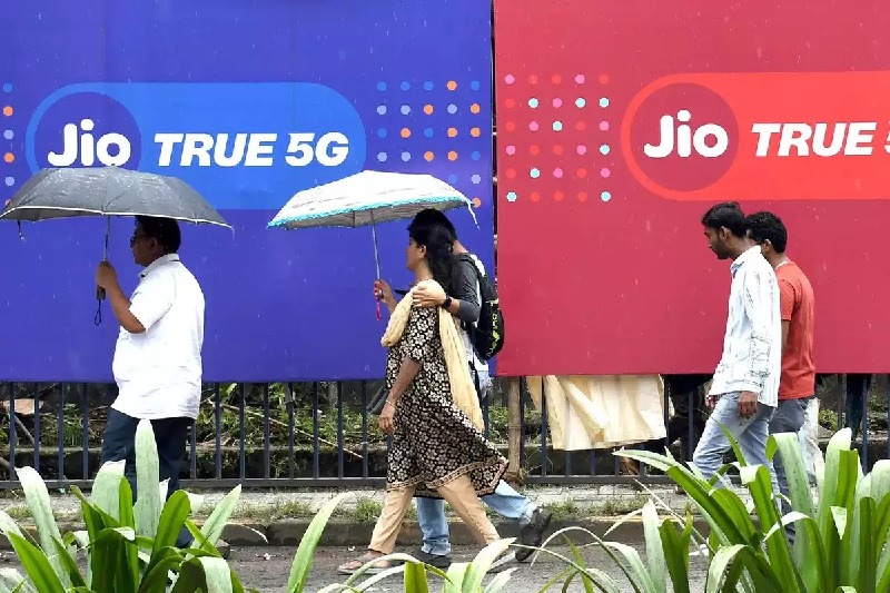 Jio launches 3 new prepaid recharge plans with up to 40GB free data offer