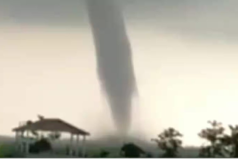 Widespread damage as massive tornado hits Punjab village vedio