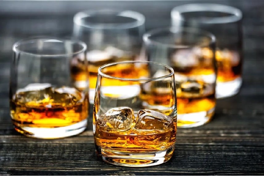 surprising health benefits and side effects of consuming whiskey