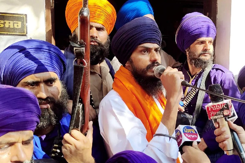 Amritpal Singh escapes Punjab Police again slips through checkpost in Hoshiarpur with aide
