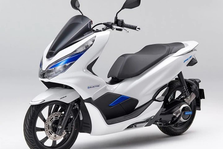 Honda to launch 2 electric two wheelers in India in FY24 with swappable battery