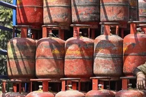  Commercial LPG cylinder price slashed 