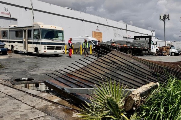 21 killed after deadly tornadoes storm sweep through US states