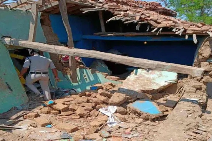 chhattisgarh groom and his brother killed after wedding gift home theatre explodes