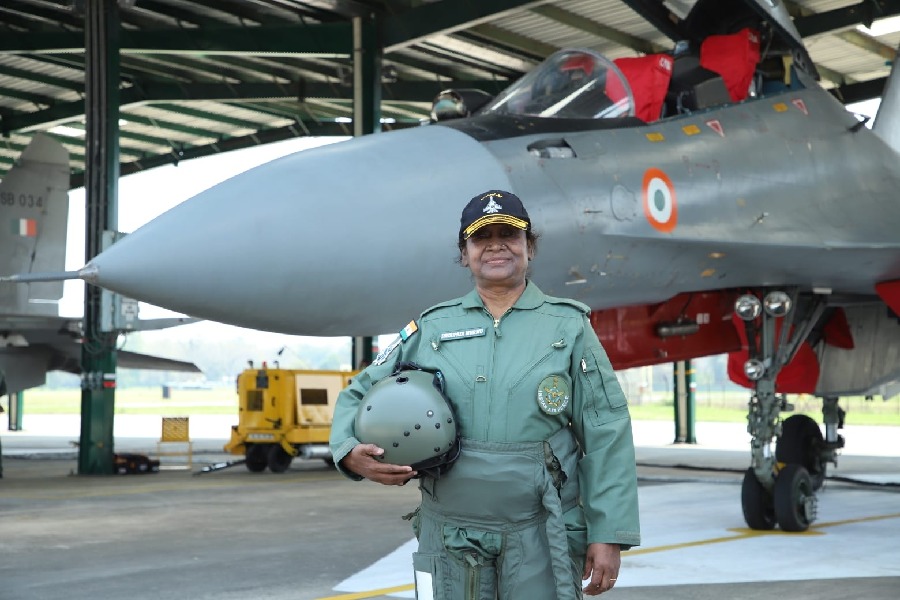 President Murmu takes historic sortie in Sukhoi 30 MKI fighter aircraft in Assam