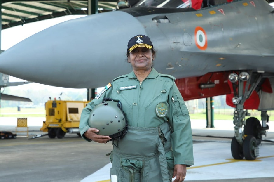 President Murmu takes maiden sortie in fighter plane flies in Sukhoi 30 at Tezpur air base