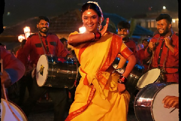 keerti suresh took 25 takes for teenmar dance in dasra