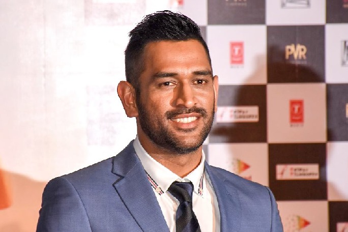 I know my career is at end stage says Dhoni