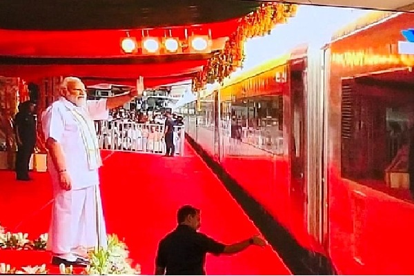 PM Modi flags off first Vande Bharat train from Thiruvananthapuram