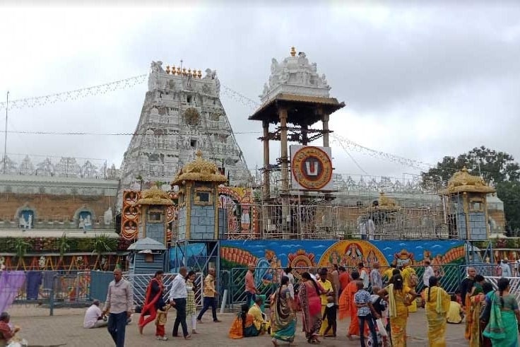 Three choppers seen flying in Tirumala temple's vicinity