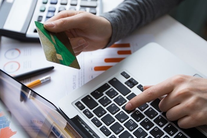 tips to protect yourself from credit card frauds
