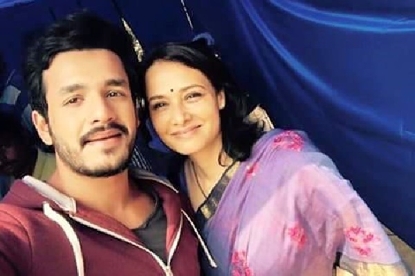 Amala comes into support for his son Akhil 