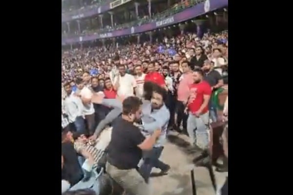 Brawl between fans during SRH and Delhi Capitals match