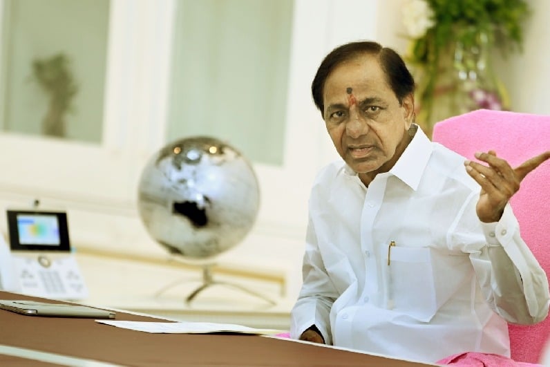 KCR spends busy day at newly-inaugurated Secretariat