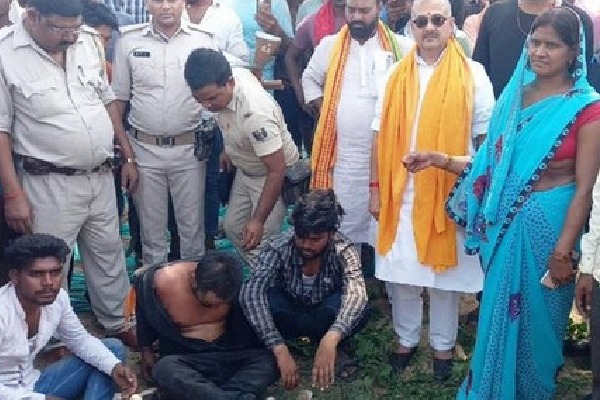 MP Sushil Kumar chased three chain snatchers successfully 