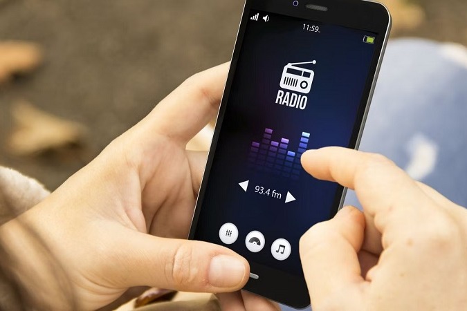 FM Radio must be present and enabled on all mobile phones government advisory warns