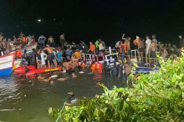  Houseboat Capsizes In Kerala 20 Dead 