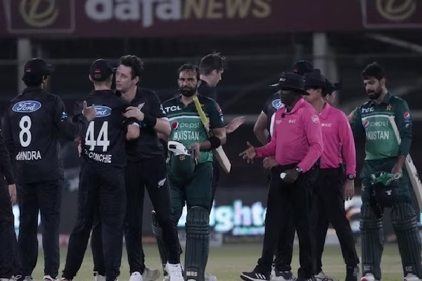 Pakistan lose No 1 spot in ICC Rankings in 48 hours after New Zealand clinch consolation win in ODI series