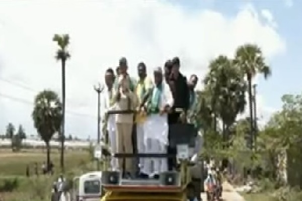 TDP Supremo Chandrababu leaves to Eragavaram