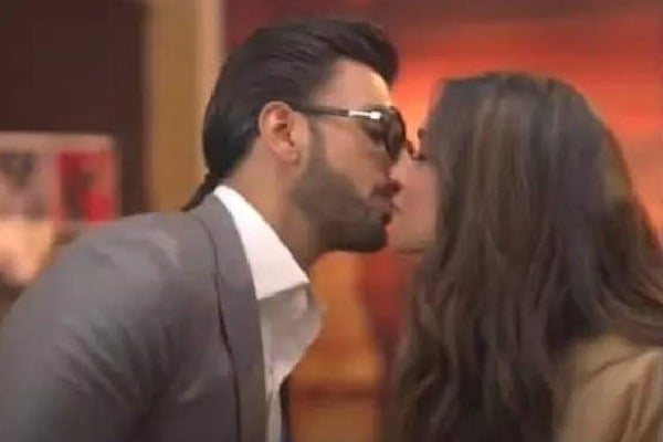 Ranveer gives a soft kiss on Deepika's lips during her TIME magazine interview