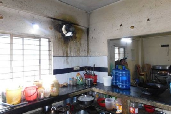 Hostel owner urinating in kitchen triggers protest in Karimnagar